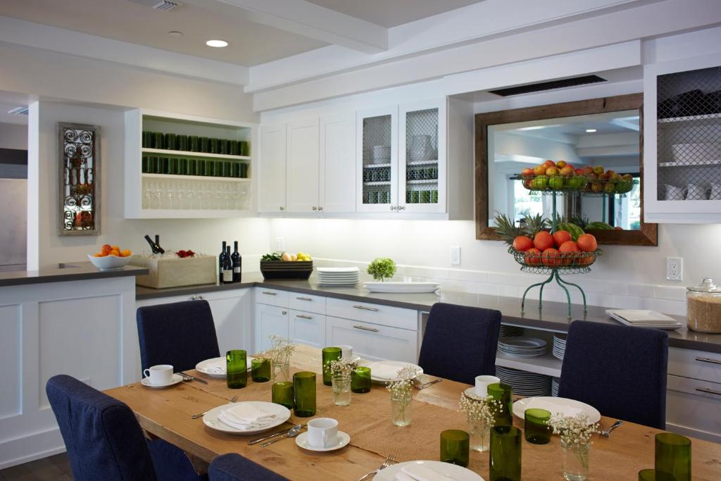 SummerWood Inn image