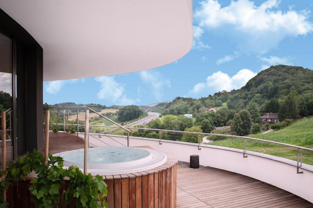 Mond, Resort & Entertainment photo 2