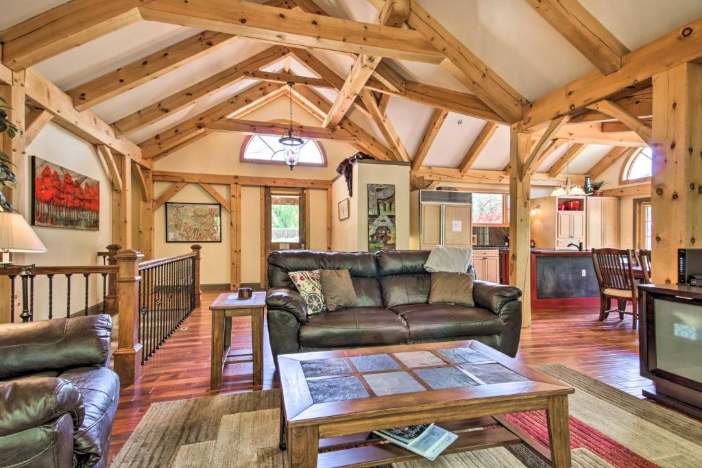 Rivers Edge Mtn Home Private Hot Tub and Views photo 2