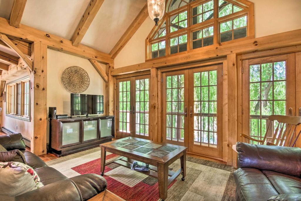 Rivers Edge Mtn Home Private Hot Tub and Views photo 3