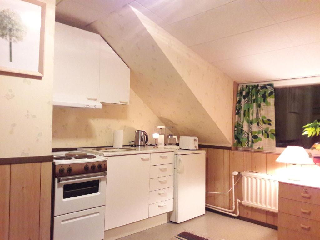 Huoneisto omenapuiden katveessa photo 3