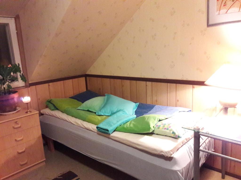 Huoneisto omenapuiden katveessa photo 4