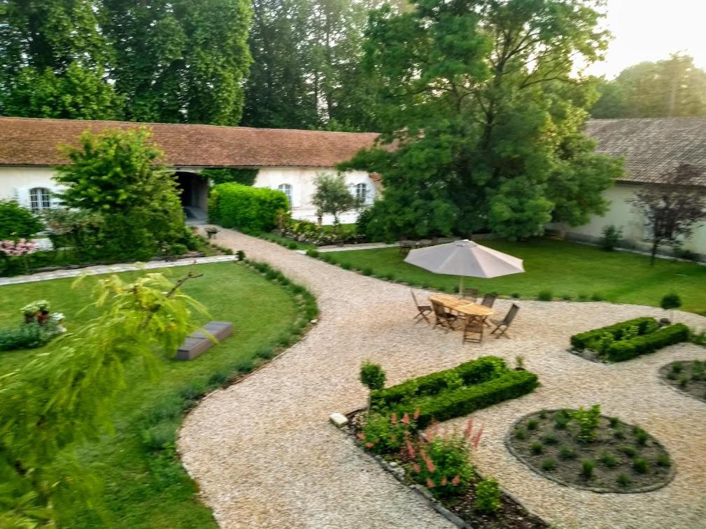 Le Domaine Des Platanes photo 3