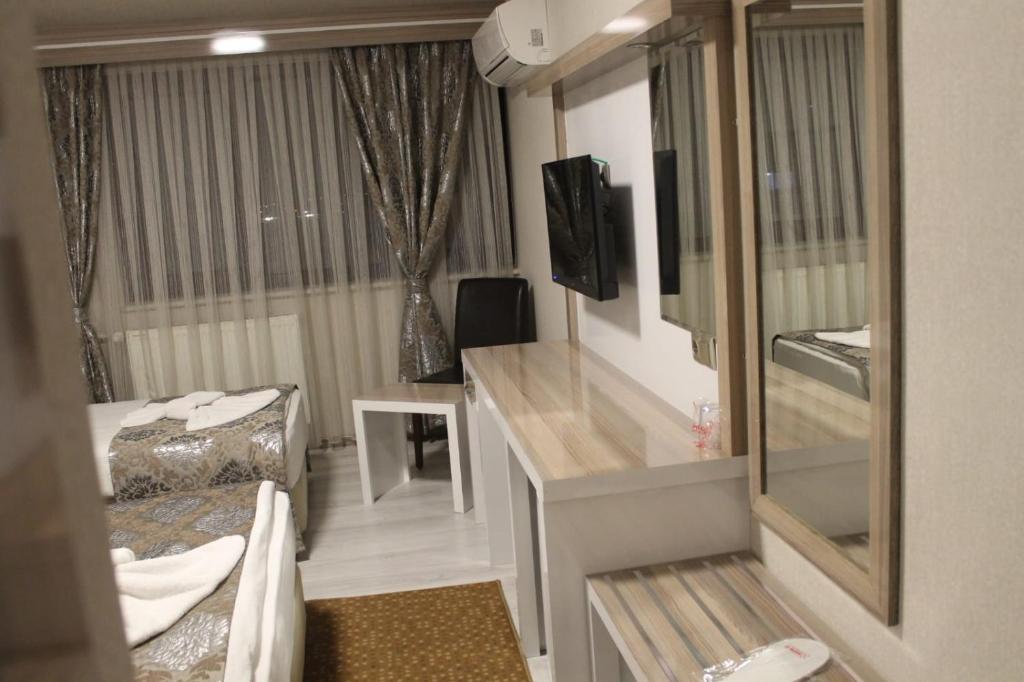 Napa Hotel photo 2
