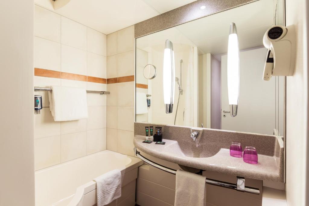Двухместный (Улучшенный двухместный номер с 1 кроватью), Novotel Düsseldorf City West