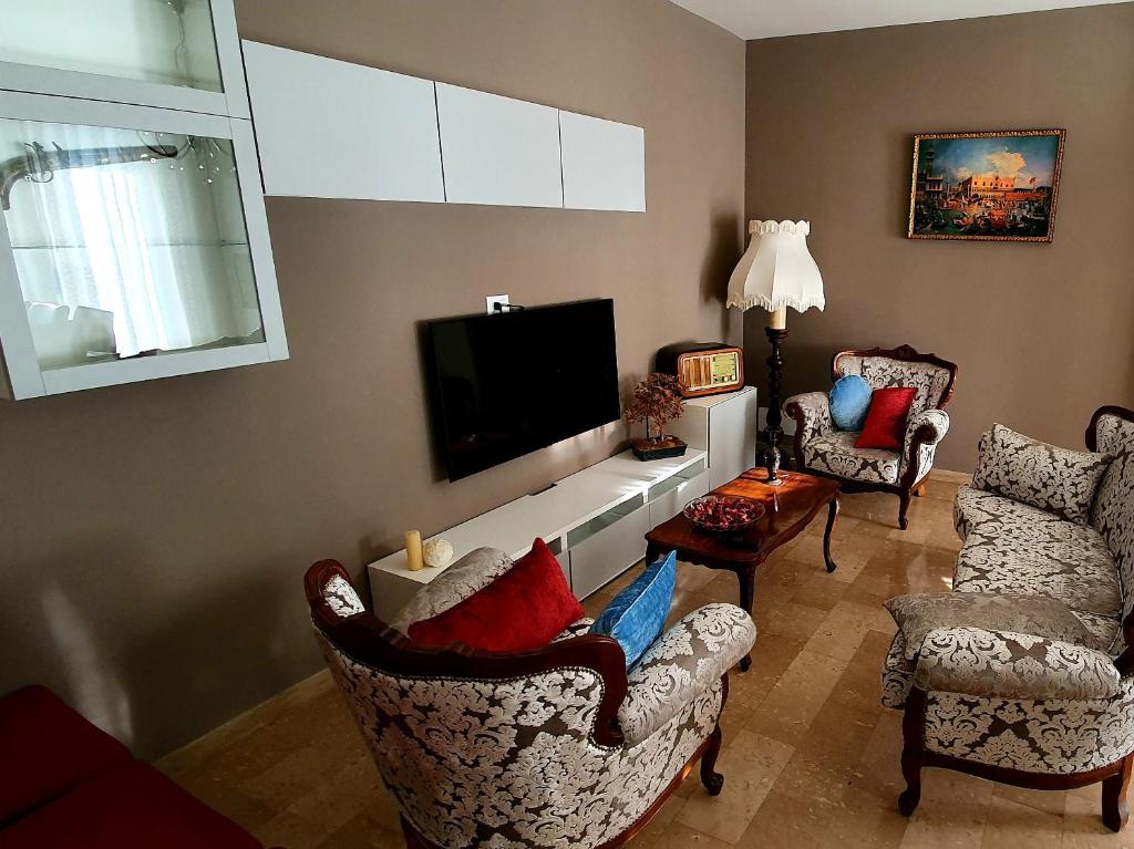 Arianna Apartments photo 2