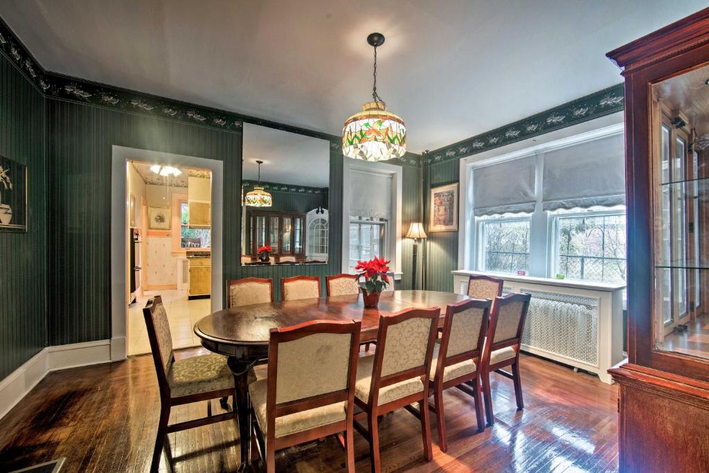 Spacious Reading Home with Patio - 2 Miles to Pagoda! photo 2