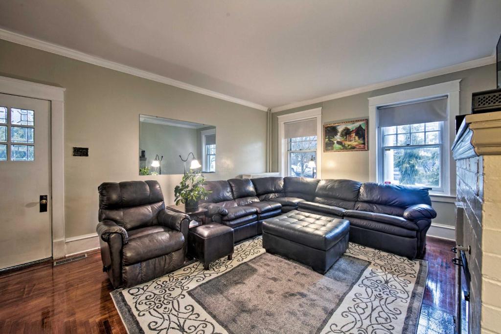 Spacious Reading Home with Patio - 2 Miles to Pagoda! photo 3