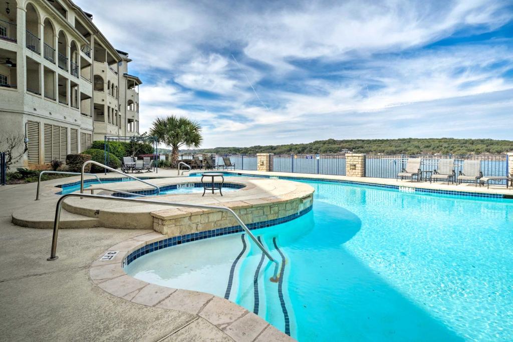 Lakefront Lago Vista Condo with Resort Amenities!