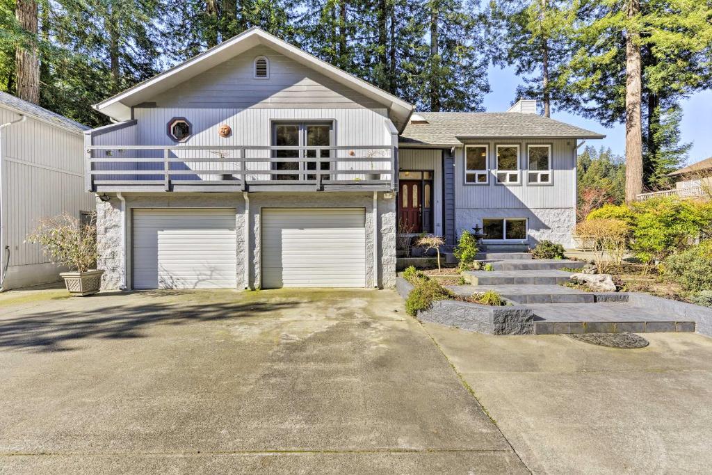 Riverfront Crescent City Home, 8 Mi to Beach! photo 1
