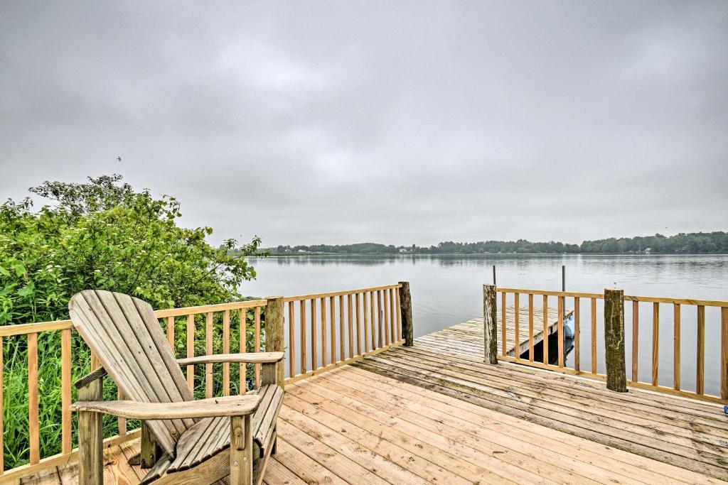 Cozy Amish Country Cabin on Shipshewana Lake! photo 1