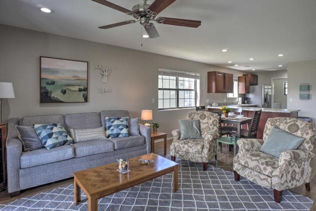 Walk-In Condo on Golf Course with Pool Walk to Strip photo 3
