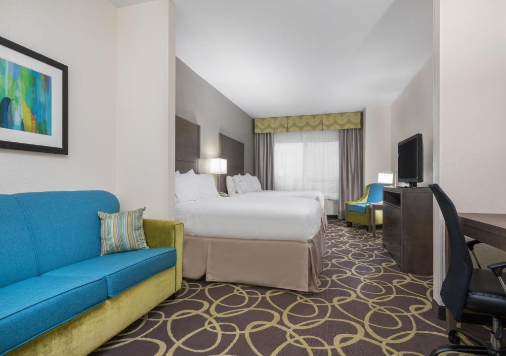 Holiday Inn Express Hotel & Suites Ames, an IHG Hotel photo 4