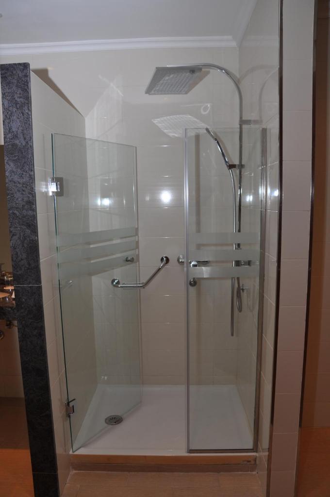 Одноместный (Роскошный одноместный номер), Across Hotels & Spa