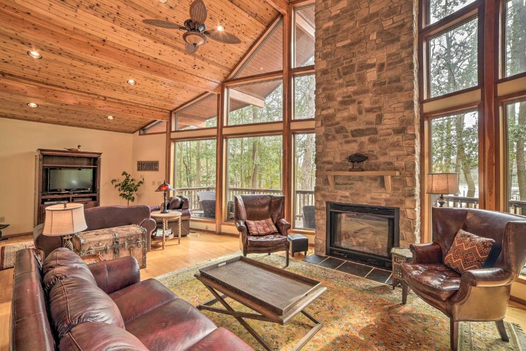 Waterfront Cottage with Fishing Dock and Fireplace! photo 3