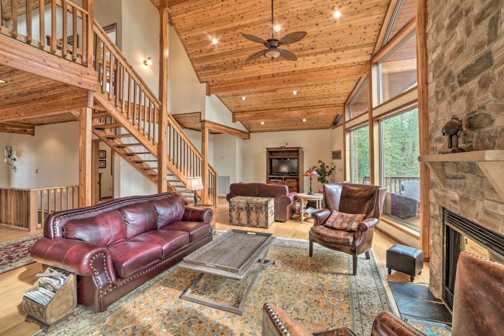 Waterfront Cottage with Fishing Dock and Fireplace! photo 4