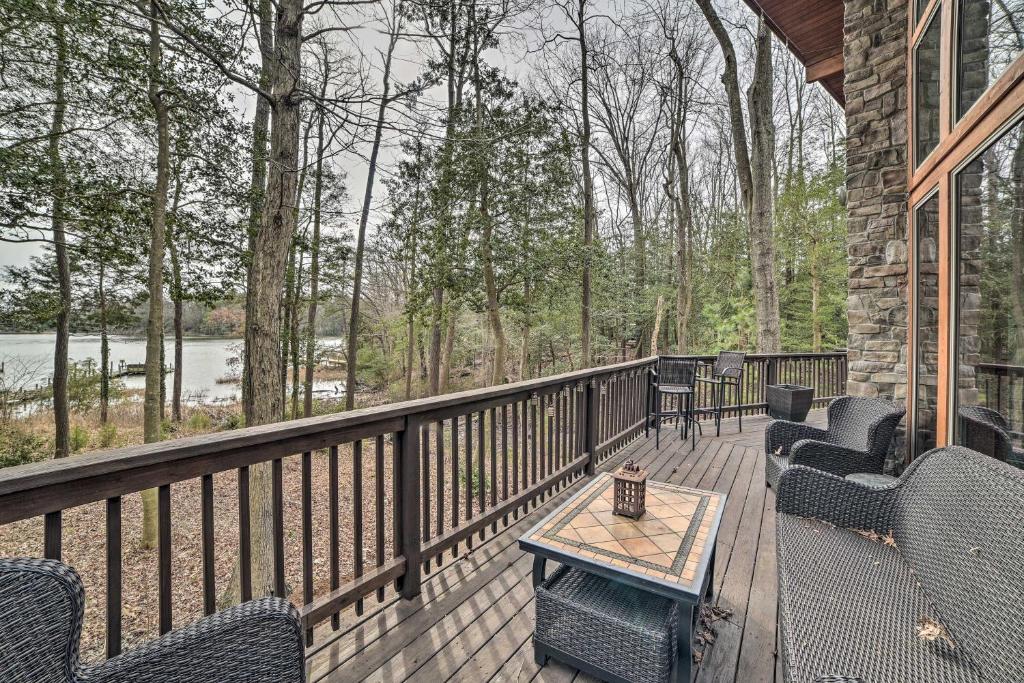 Waterfront Cottage with Fishing Dock and Fireplace!