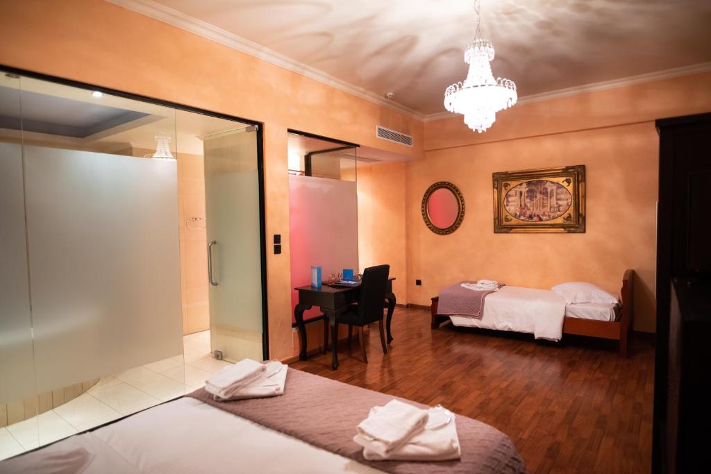 Семейный (Семейный номер с видом на сад), Anastazia Luxury Suites & Rooms