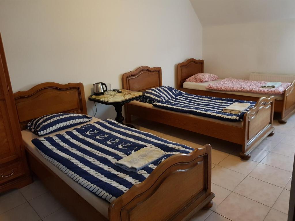 Трехместный (Бюджетный трехместный номер), Motel Kotva