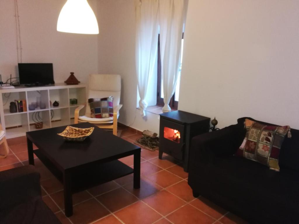 Casa en pueblo de montes de Málaga a 15km de playa photo 4