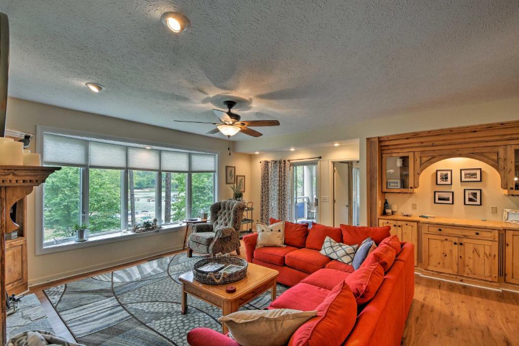 Lakefront Condo with Resort-Style Amenities and Marina photo 4