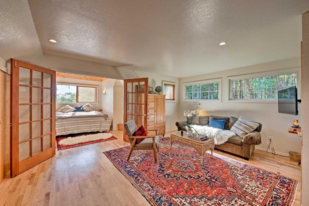 Port Townsend Cottage Mins from Wineries and Golf photo 1
