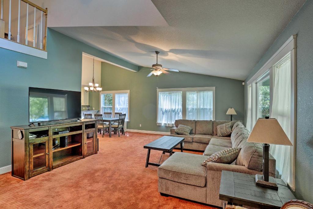 Spacious Downtown Chico Home about Half Mile to CSU! photo 2