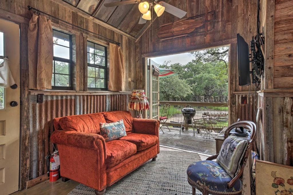 Snuggle Inn Wimberley Cabin with Fire Pit and Deck photo 3