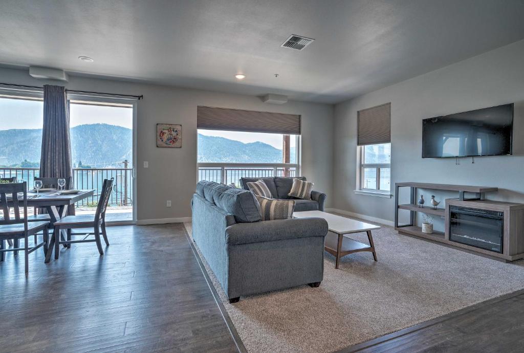 Lake Chelan Condo, Walk to Brewery and Wineries photo 4