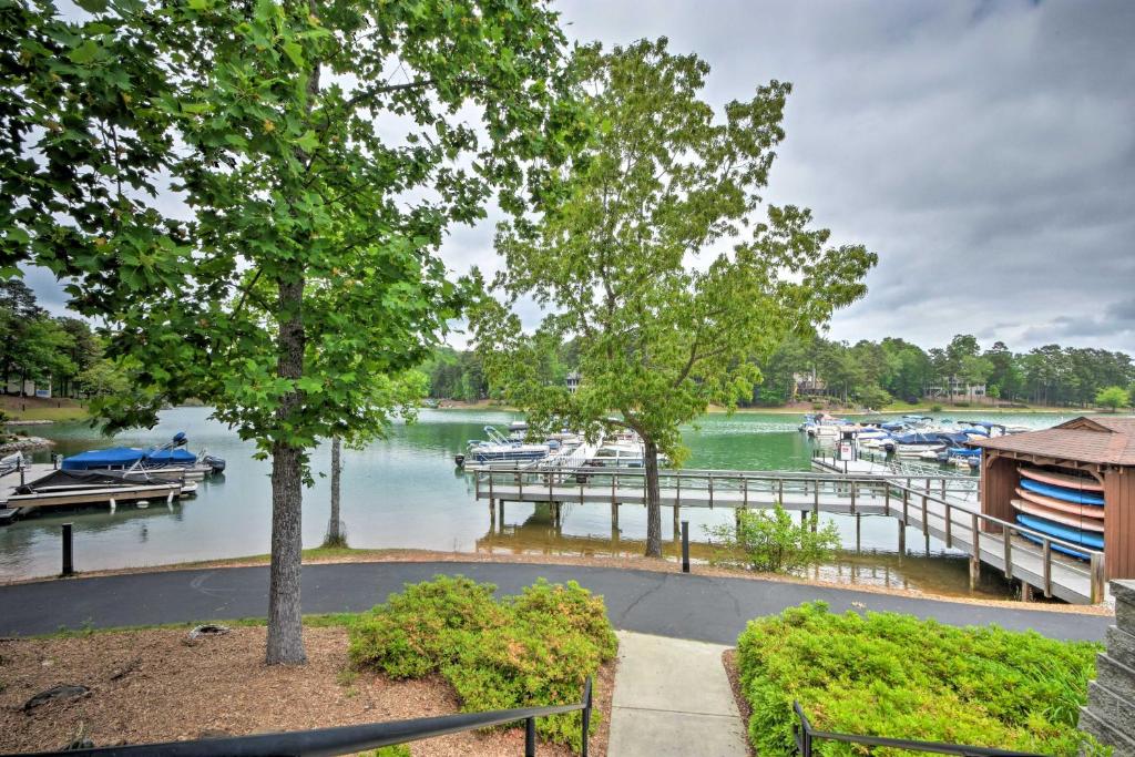 Condo on Lake Keowee with Resort Amenities and Pool! photo 1