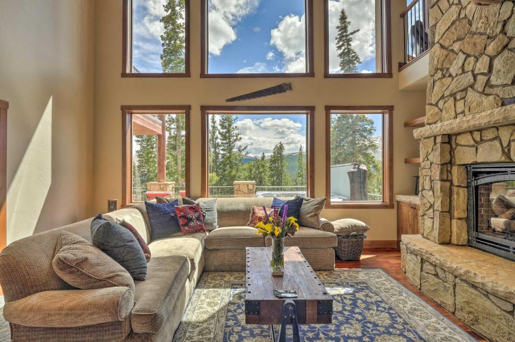 Lavish Fairplay Home with Hot Tub and Mtn Views! photo 3