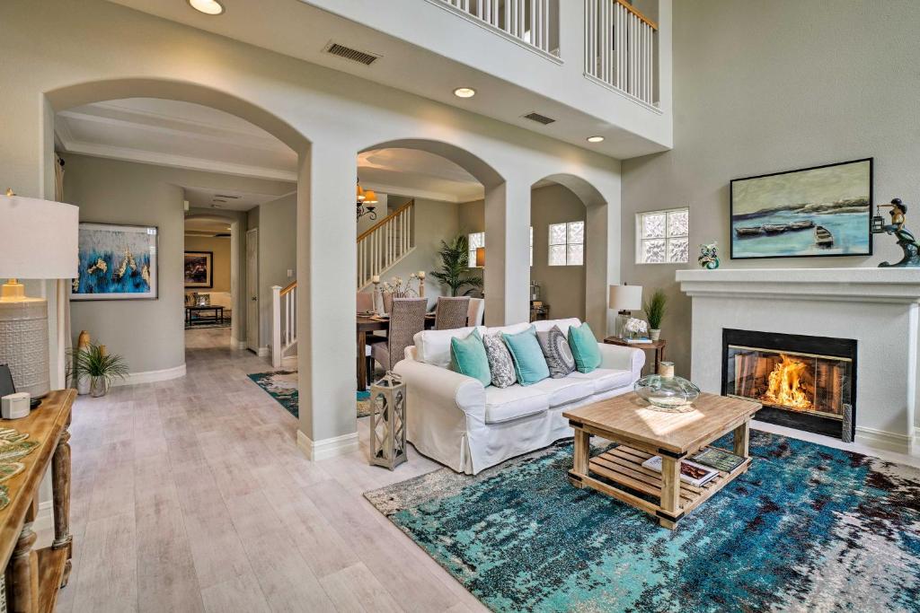 Luxe Home with Rooftop Patio Walk to Oceanside Beach photo 3