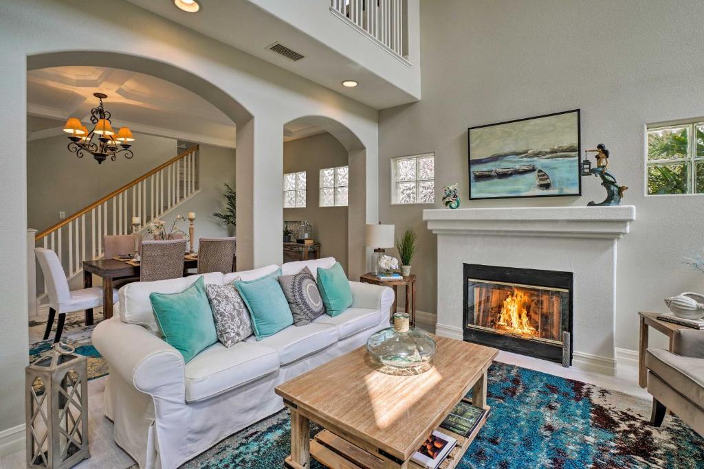 Luxe Home with Rooftop Patio Walk to Oceanside Beach photo 2
