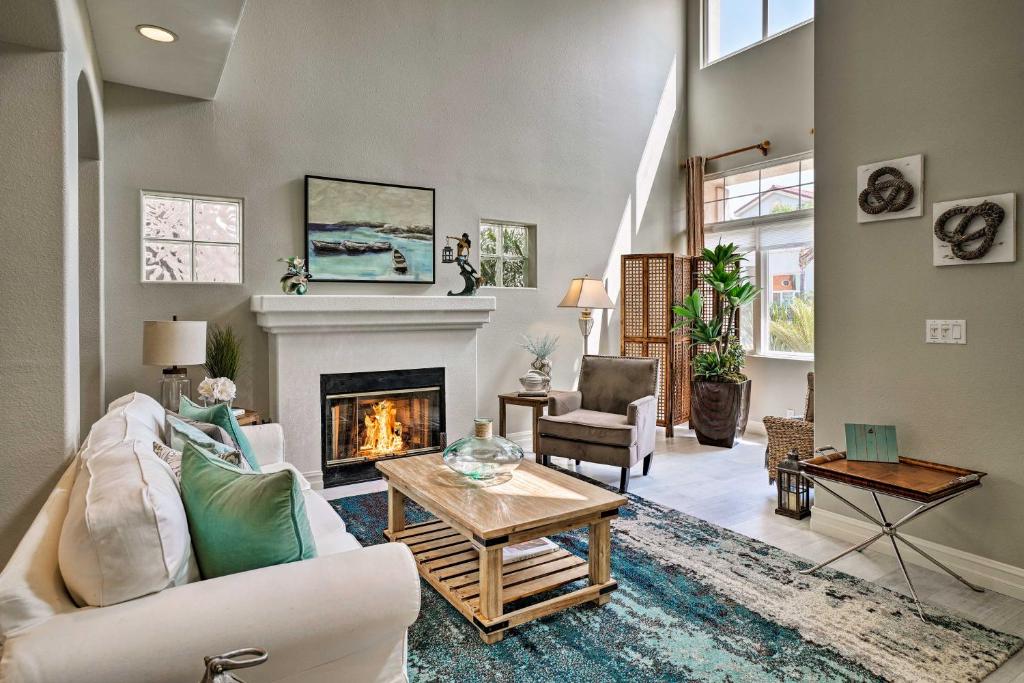 Luxe Home with Rooftop Patio Walk to Oceanside Beach photo 4