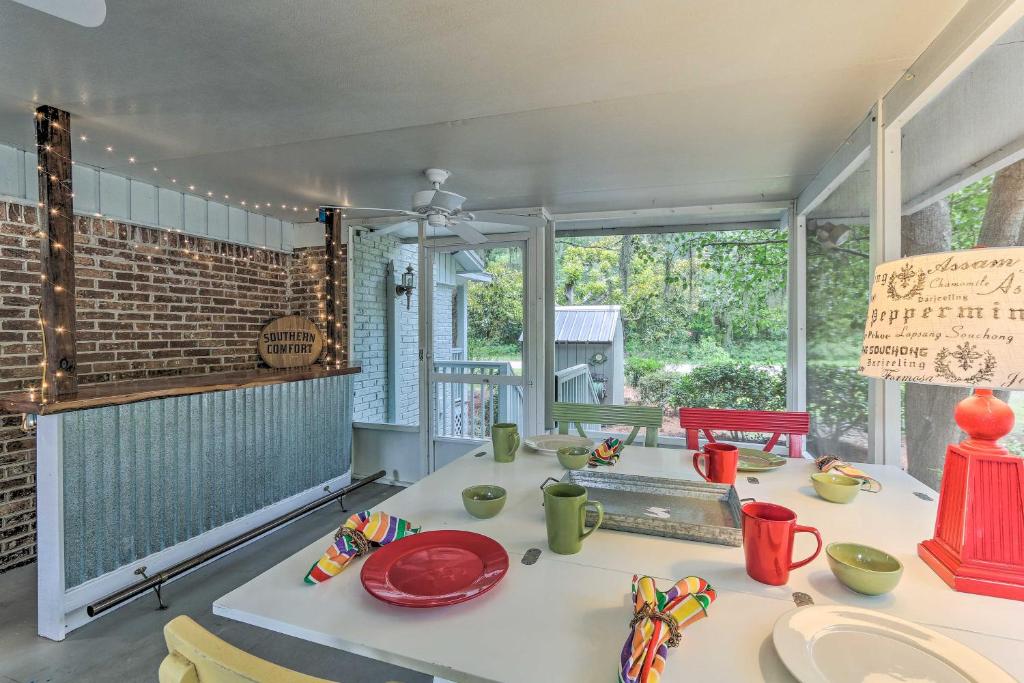 Updated Home, Less Than 1 Mile to Old Town Bluffton! photo 2
