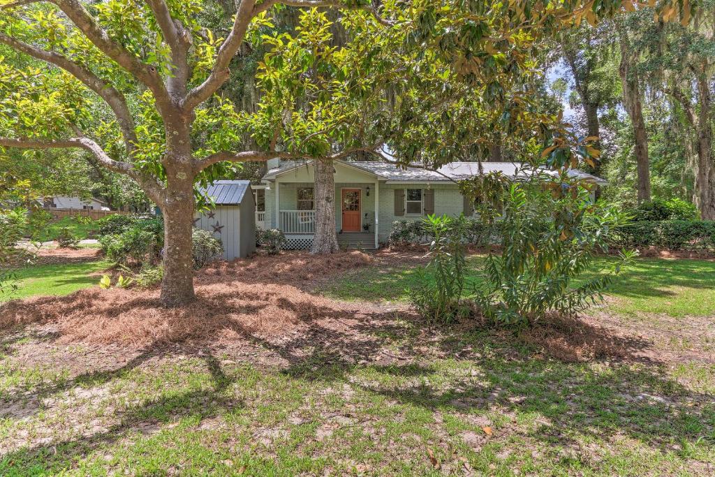 Updated Home, Less Than 1 Mile to Old Town Bluffton! photo 1