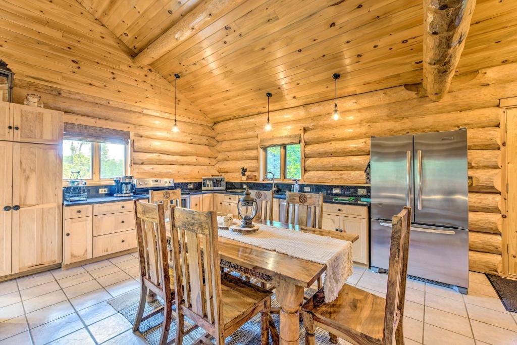 Private Lutsen Cabin with Fire Pit, Walk to Lake photo 4