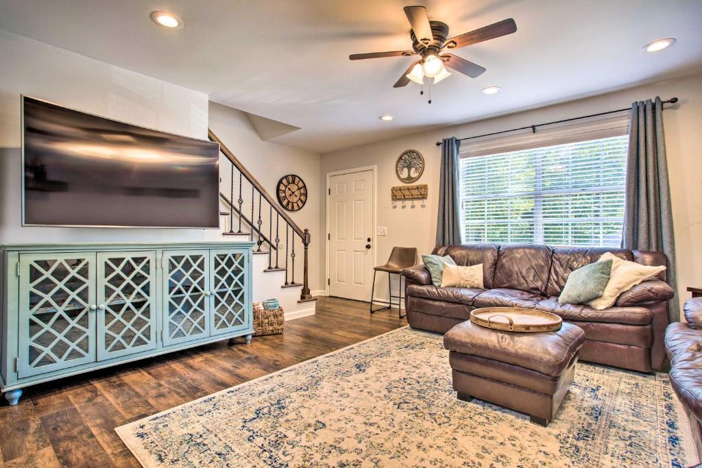 Modern Home with Yard and Deck, 1 Mi to Clemson U! photo 3