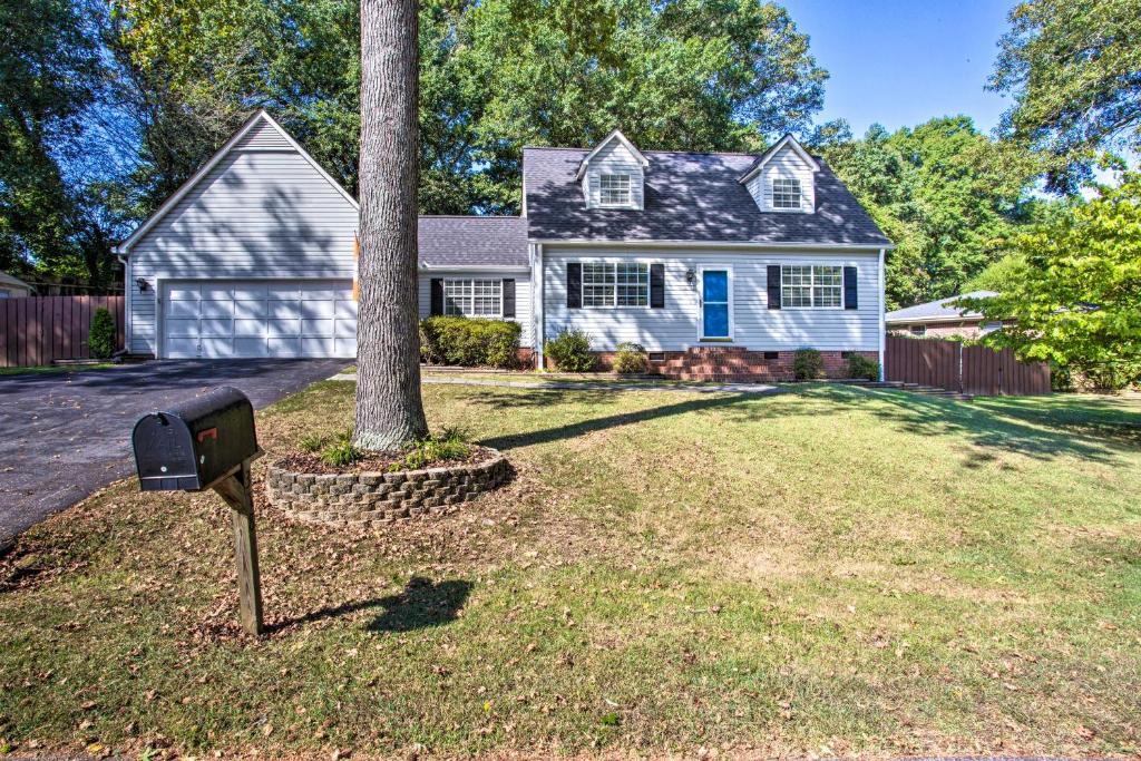 Modern Home with Yard and Deck, 1 Mi to Clemson U! photo 2