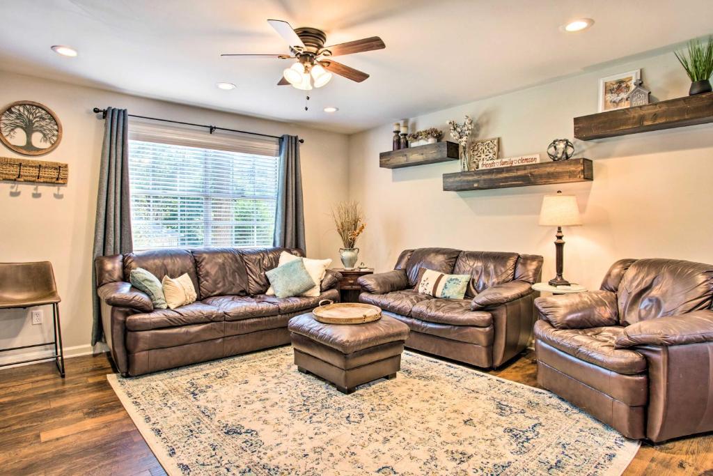 Modern Home with Yard and Deck, 1 Mi to Clemson U! photo 4