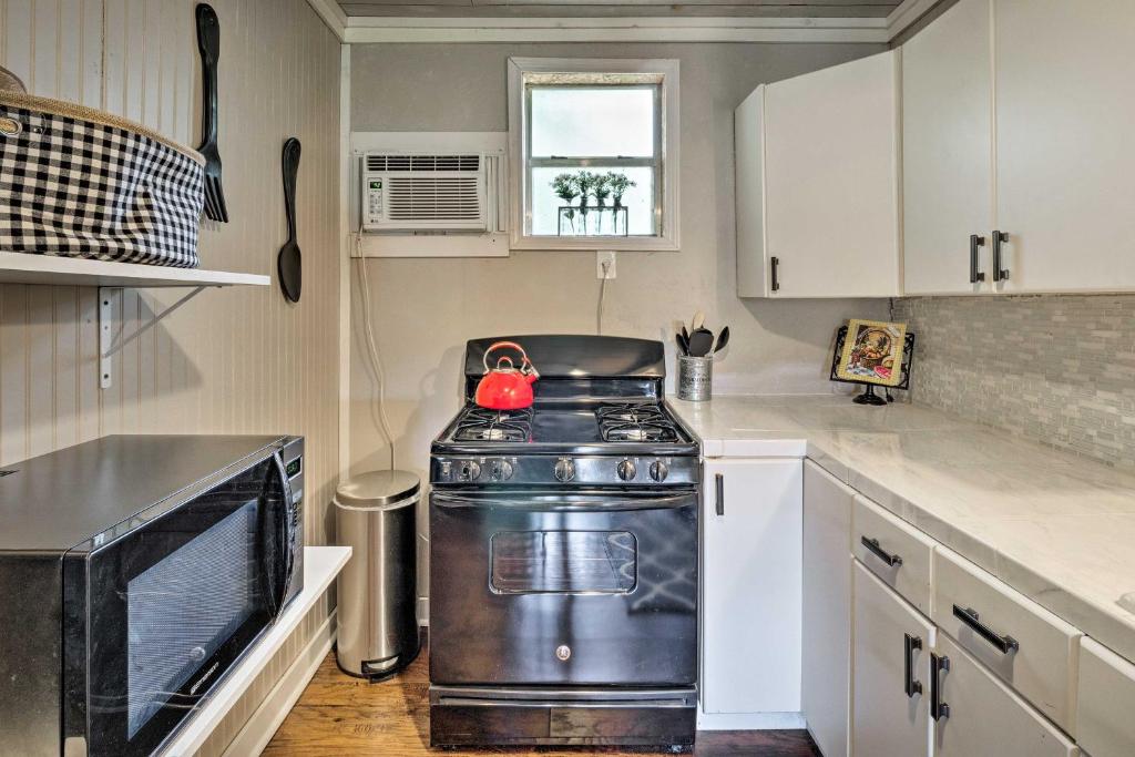 Charming Lake Travis Cottage 20Mi to Dtwn Austin photo 3