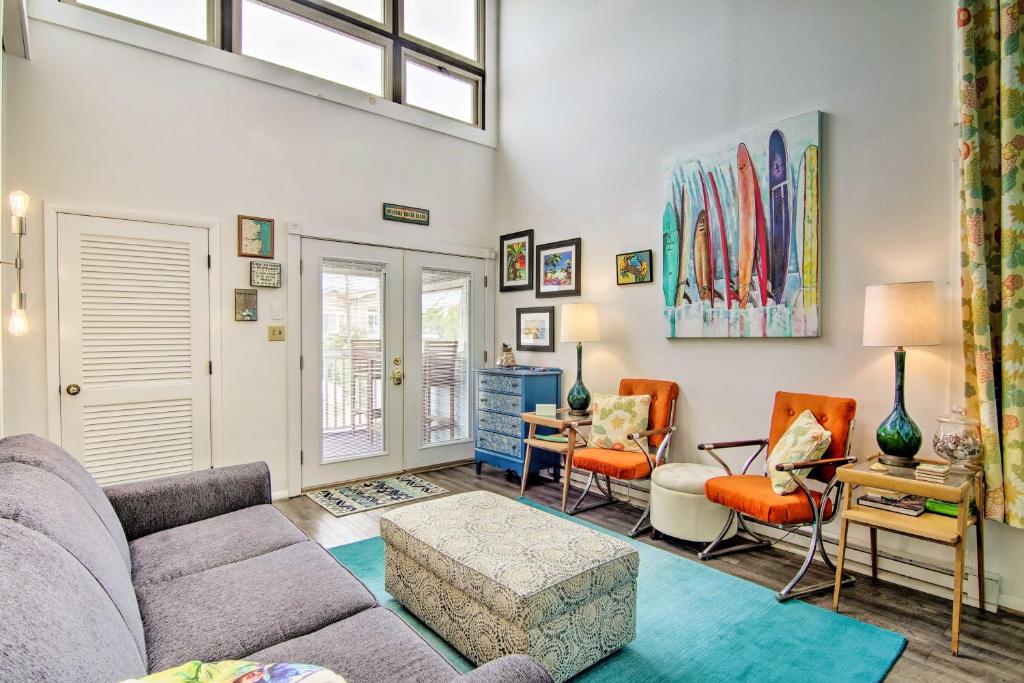 Bright Condo with Balcony - Walk to Dewey Beach! photo 4