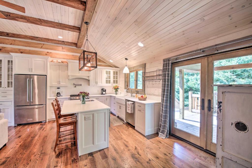 Bloomington Cabin, Mins to Campus and Lake Monroe photo 4