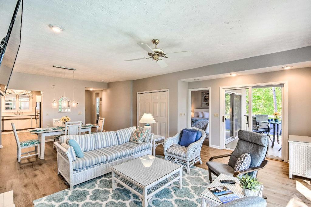 Lake Keowee Condo with Views and Pools and Marina! photo 2