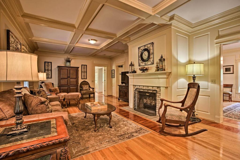 Spacious McGaheysville Family Retreat with Game Room photo 3