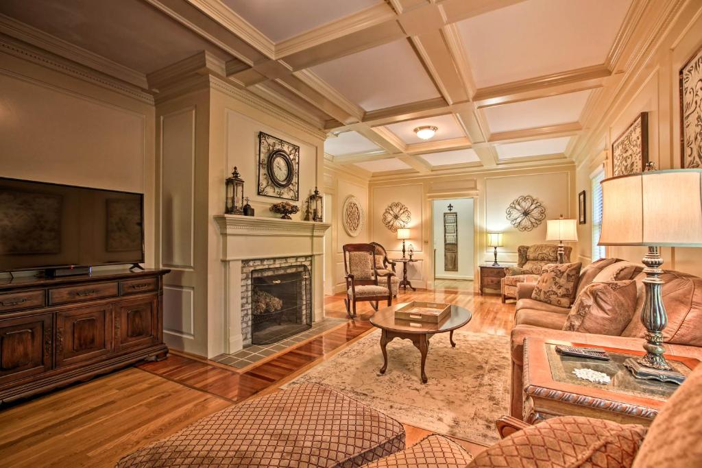 Spacious McGaheysville Family Retreat with Game Room photo 1