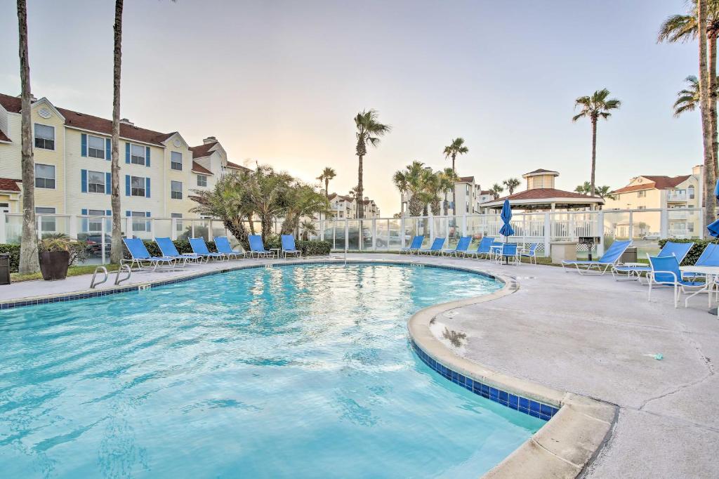 Corpus Christi Condo - Walk to Whitecap Beach! photo 2