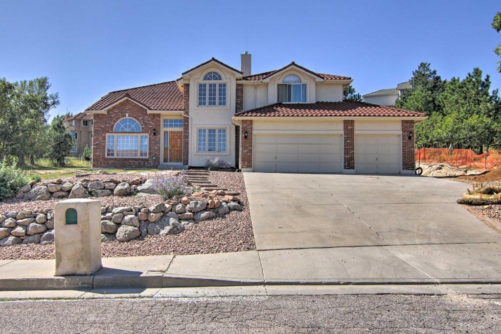 CO Springs Apartment Less Than 6 Mi to Garden of the Gods!