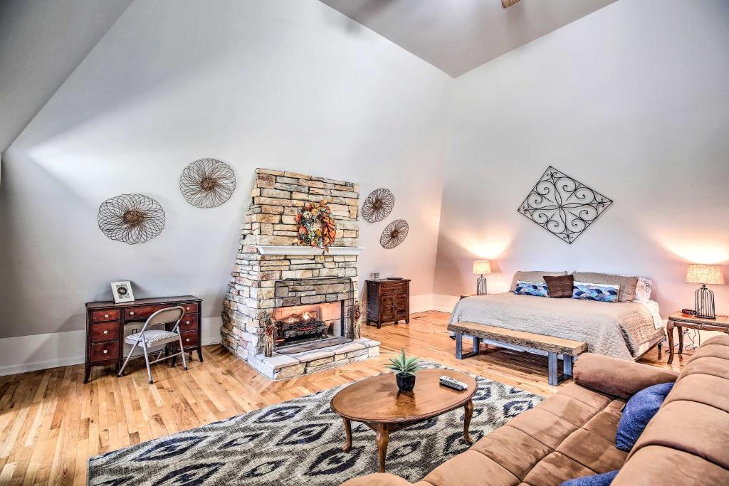 Lake Allatoona Area Studio with Pool and Views! photo 4