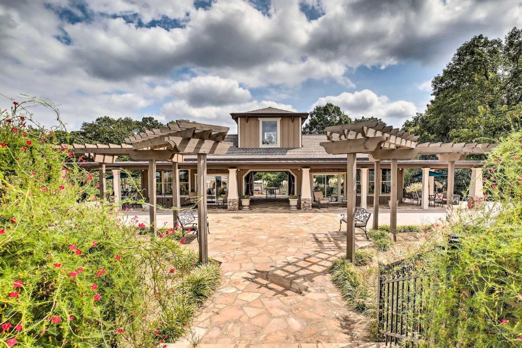 Lake Allatoona Area Studio with Pool and Views! photo 1